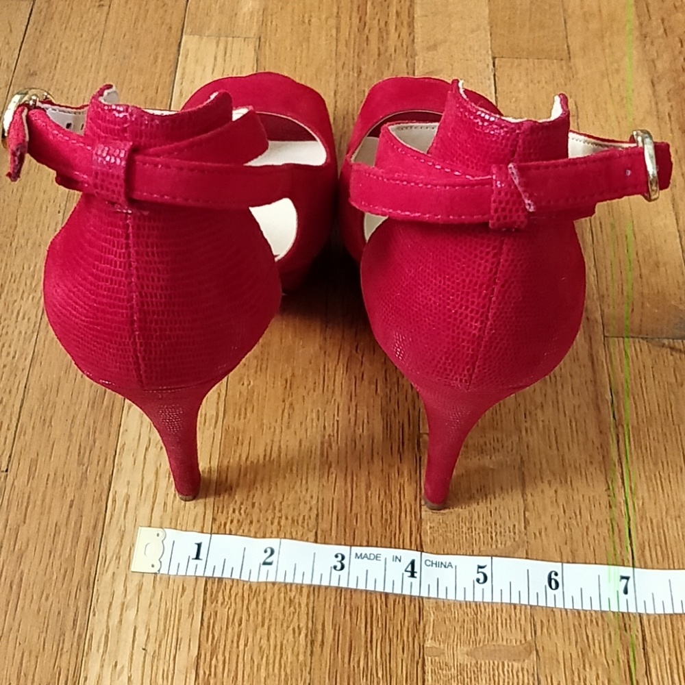 Nine West Red Suede Peep Toe high heels - Picture 5 of 8